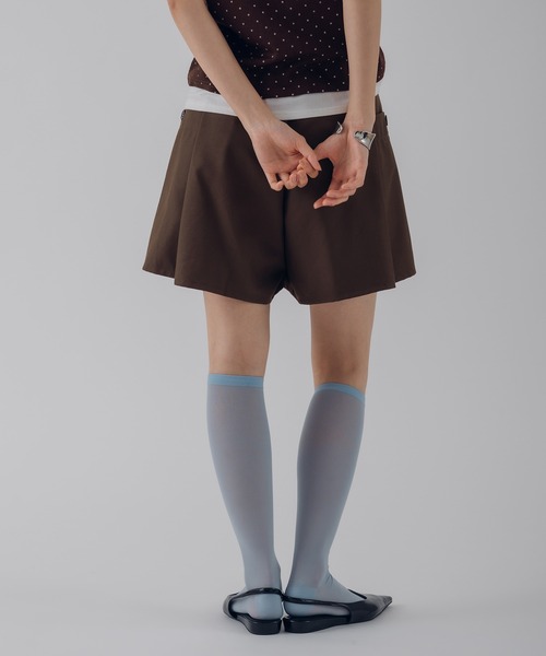 MUHET(ミュエータ)の「tuck short pants / タックショートパンツ(その他パンツ・レディース・ブラウン/ブラック・LARGE/SMALL/MEDIUM)」の13枚目の写真