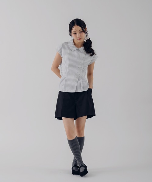 MUHET(ミュエータ)の「tuck short pants / タックショートパンツ(その他パンツ・レディース・ブラウン/ブラック・LARGE/SMALL/MEDIUM)」の7枚目の写真