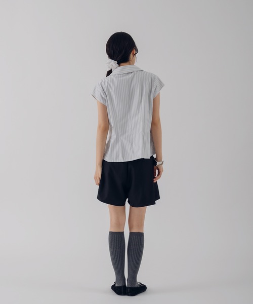 MUHET(ミュエータ)の「tuck short pants / タックショートパンツ(その他パンツ・レディース・ブラウン/ブラック・LARGE/SMALL/MEDIUM)」の9枚目の写真