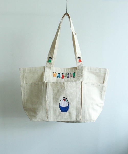 CASA PICONE(カーサピッコーネ)の「刺繍BIGトートバッグ(トートバッグ・レディース・ブルー/レッド/ブラック・FREE)」の3枚目の写真