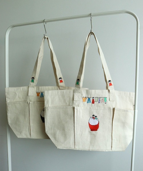 CASA PICONE(カーサピッコーネ)の「刺繍BIGトートバッグ(トートバッグ・レディース・ブルー/レッド/ブラック・FREE)」の4枚目の写真