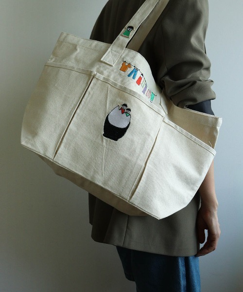 CASA PICONE(カーサピッコーネ)の「刺繍BIGトートバッグ(トートバッグ・レディース・ブルー/レッド/ブラック・FREE)」の6枚目の写真