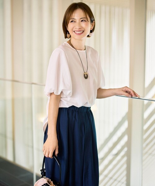 自由区(ジユウク)の「エンボスジャージー プルオーバー(Tシャツ/カットソー・レディース・グレー系/アイボリー系/ベージュ系/レッド系・46/44)」の7枚目の写真