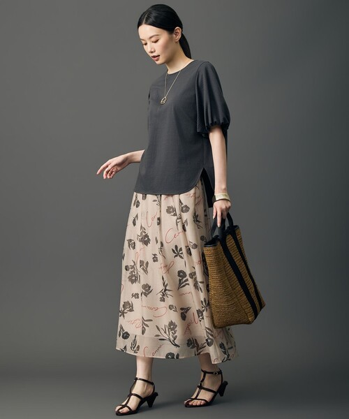 自由区(ジユウク)の「エンボスジャージー プルオーバー(Tシャツ/カットソー・レディース・グレー系/アイボリー系/ベージュ系/レッド系・46/44)」の11枚目の写真
