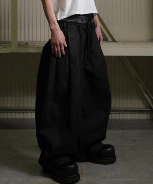 Lee fi Ne(リファイン)の「【Lee fi Ne】Herringbone Layered Baggy Jeans / 【リファイン】ヘリンボーンレイヤードバギージーンズ<着用動画あり>(デニムパンツ・メンズ・ブラック・01/02)」の7枚目の写真