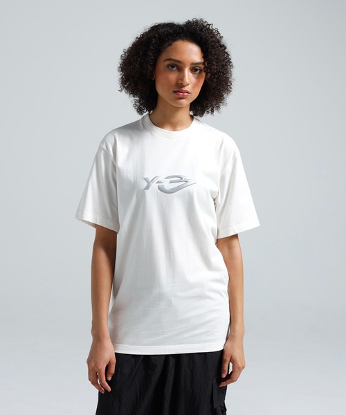 Y-3(ワイスリー)の「LOGO SS TEE(Tシャツ/カットソー・メンズ・ホワイト系その他・XX-LARGE/X-LARGE/LARGE/MEDIUM/SMALL/X-SMALL/XX-SMALL)」の2枚目の写真
