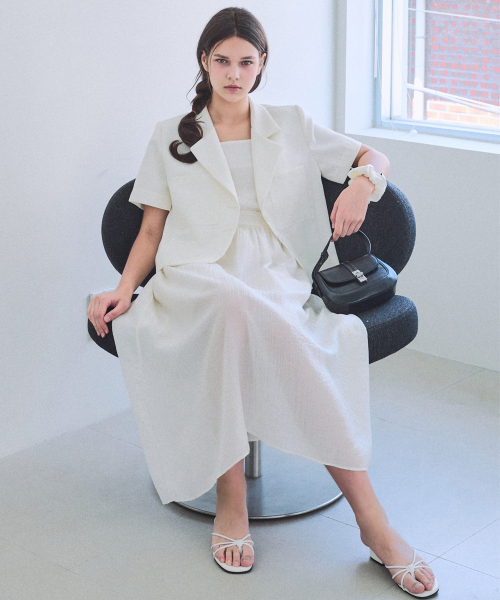 SLOWLOLLI(スローローリ)の「Double pocket linen blend jacket_3 Colors(テーラードジャケット・レディース・Beige/ブラック/アイボリー・FREE)」の5枚目の写真