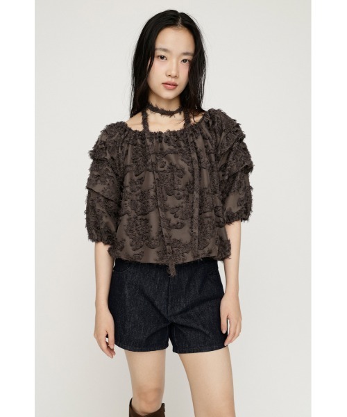 SLY(スライ)の「TUCK SLEEVE OFFSHOULDER TOPS タックスリーブオフショルダートップス 夏服 秋服(シャツ/ブラウス・レディース・アイボリー/ブラック/ブラウン・FREE)」の4枚目の写真