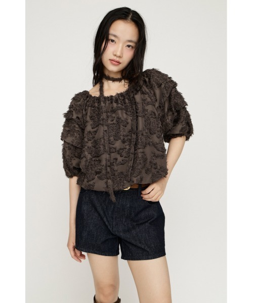 SLY(スライ)の「TUCK SLEEVE OFFSHOULDER TOPS タックスリーブオフショルダートップス 夏服 秋服(シャツ/ブラウス・レディース・アイボリー/ブラック/ブラウン・FREE)」の6枚目の写真