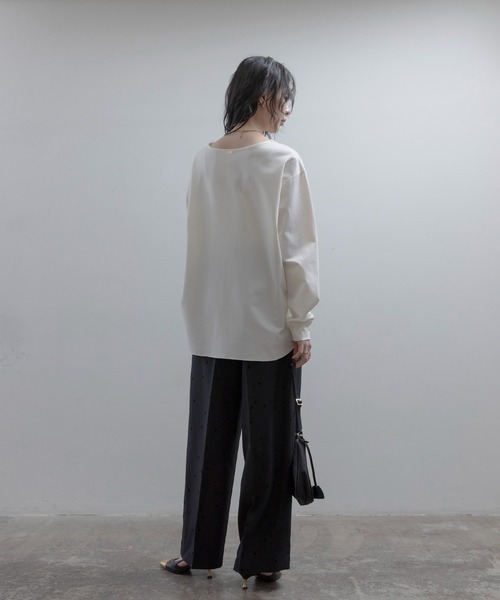 Eimee Law(エイミーロウ)の「ドットフロッキー センタープレスパンツ(スラックス・レディース・ベージュ/ブラック/カーキ・MEDIUM)」の14枚目の写真