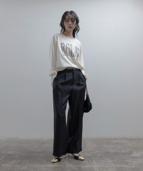 Eimee Law(エイミーロウ)の「ドットフロッキー センタープレスパンツ(スラックス・レディース・ベージュ/ブラック/カーキ・MEDIUM)」の15枚目の写真