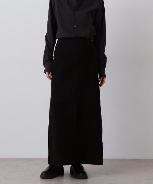 YLEVE(イレーヴ)の「YLEVE / SHEEP SUEDE LEATHER SKIRT(スカート・レディース・ブラック・2/1/0)」の2枚目の写真