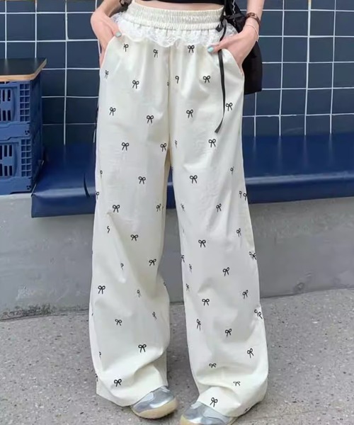 AsheKsha(アシクシャ)の「リボン付きハイウエスト・ルーズフィット・ドレープ感あるワイドパンツ(その他パンツ・レディース・ブラック/ホワイト・F)」の2枚目の写真