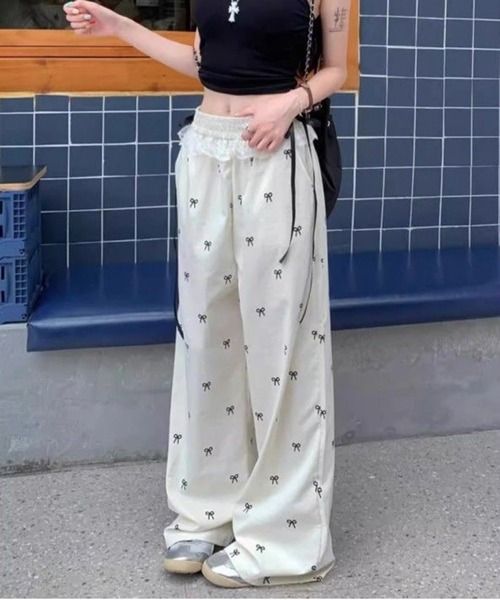 AsheKsha(アシクシャ)の「リボン付きハイウエスト・ルーズフィット・ドレープ感あるワイドパンツ(その他パンツ・レディース・ブラック/ホワイト・F)」の22枚目の写真