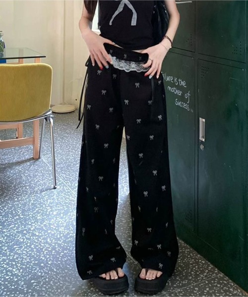 AsheKsha(アシクシャ)の「リボン付きハイウエスト・ルーズフィット・ドレープ感あるワイドパンツ(その他パンツ・レディース・ブラック/ホワイト・F)」の8枚目の写真