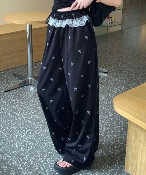 AsheKsha(アシクシャ)の「リボン付きハイウエスト・ルーズフィット・ドレープ感あるワイドパンツ(その他パンツ・レディース・ブラック/ホワイト・F)」の10枚目の写真