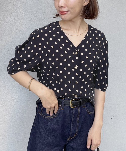 journal standard L'essage(ジャーナルスタンダードレサージュ)の「IPEKERドットタックスリーブシャツ(シャツ/ブラウス・レディース・ブラック系その他・FREE)」の1枚目の写真