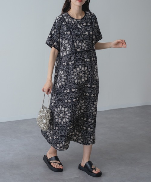 refinedworks(リファインドワークス)の「【refinedworks】一枚でサマになる ダマスク柄 パイピング ワンピース(ワンピース・レディース・ブラック/パープル・FREE)」の20枚目の写真