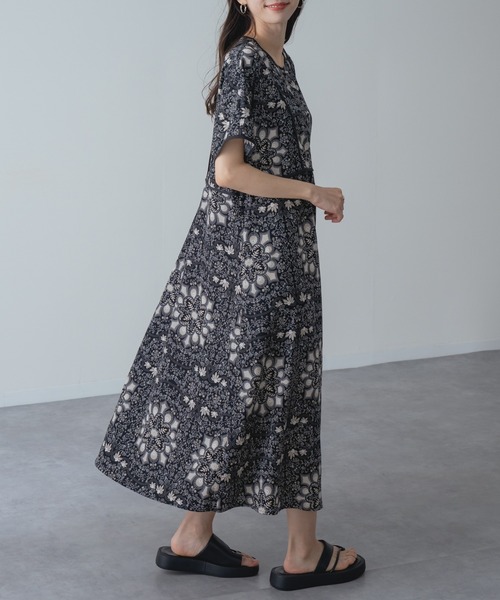refinedworks(リファインドワークス)の「【refinedworks】一枚でサマになる ダマスク柄 パイピング ワンピース(ワンピース・レディース・ブラック/パープル・FREE)」の21枚目の写真