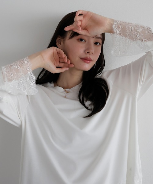 AMUU. PRECIEUSE(アムープレシューズ)の「レースドッキングロングTシャツ(Tシャツ/カットソー・レディース・オフホワイト/ブラック・FREE)」の1枚目の写真