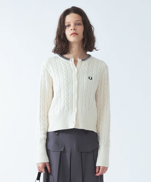 Ray BEAMS(レイビームス)の「【別注】FRED PERRY / ケーブル ニット カーディガン(カーディガン/ボレロ・レディース・ブラック/ネイビー/ホワイト系その他・10)」の7枚目の写真