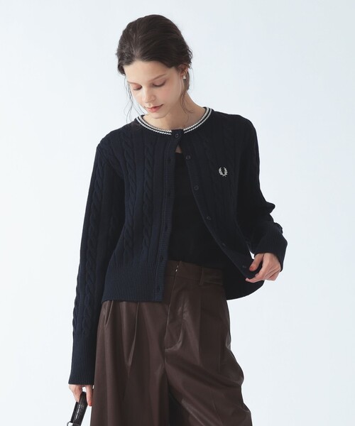 Ray BEAMS(レイビームス)の「【別注】FRED PERRY / ケーブル ニット カーディガン(カーディガン/ボレロ・レディース・ブラック/ネイビー/ホワイト系その他・10)」の15枚目の写真