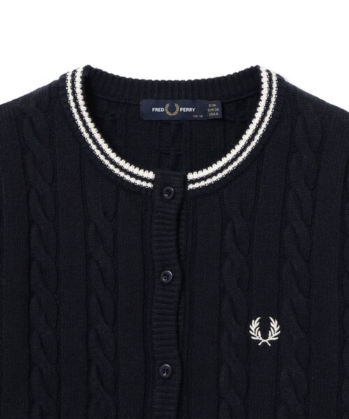 Ray BEAMS(レイビームス)の「【別注】FRED PERRY / ケーブル ニット カーディガン(カーディガン/ボレロ・レディース・ブラック/ネイビー/ホワイト系その他・10)」の17枚目の写真