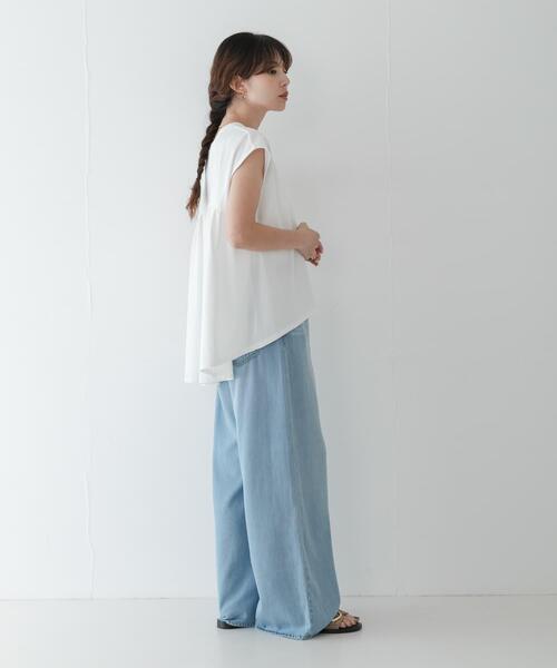 URBAN RESEARCH Sonny Label(アーバンリサーチサニーレーベル)の「接触冷感バックフレアフレンチTシャツ(Tシャツ/カットソー・レディース・オフホワイト/チャコールグレー/レッド系その他・FREE)」の4枚目の写真