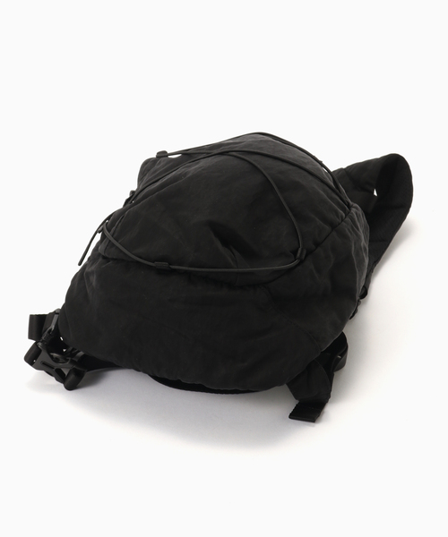 C.P. COMPANY(シーピーカンパニー)の「C.P.Company / シーピーカンパニー ACC BACK PACK IN NYLON B(ショルダーバッグ・メンズ・ブラック・FREE)」の4枚目の写真