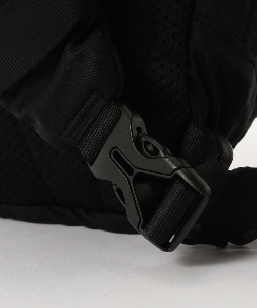 C.P. COMPANY(シーピーカンパニー)の「C.P.Company / シーピーカンパニー ACC BACK PACK IN NYLON B(ショルダーバッグ・メンズ・ブラック・FREE)」の8枚目の写真