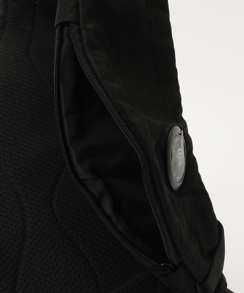C.P. COMPANY(シーピーカンパニー)の「C.P.Company / シーピーカンパニー ACC BACK PACK IN NYLON B(ショルダーバッグ・メンズ・ブラック・FREE)」の10枚目の写真
