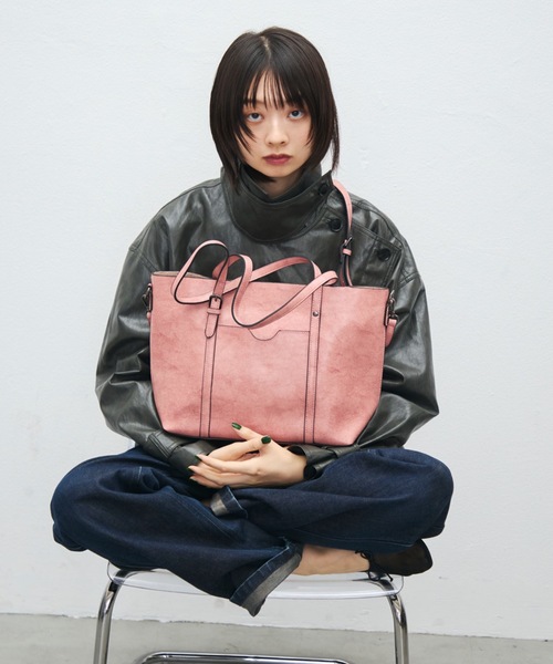 TONER（トナー）の「2WAYヴィンテージライクショルダーバッグ（ショルダーバッグ・レディース・グレー/ネイビー/ブラック/ブラウン/サックスブルー/レッド/ピンク/グリーン・FREE）」の7枚目の写真