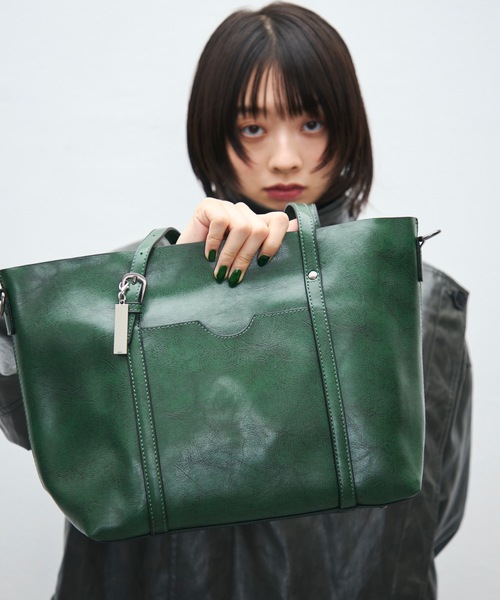 TONER（トナー）の「2WAYヴィンテージライクショルダーバッグ（ショルダーバッグ・レディース・グレー/ネイビー/ブラック/ブラウン/サックスブルー/レッド/ピンク/グリーン・FREE）」の4枚目の写真