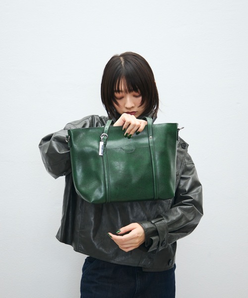 TONER（トナー）の「2WAYヴィンテージライクショルダーバッグ（ショルダーバッグ・レディース・グレー/ネイビー/ブラック/ブラウン/サックスブルー/レッド/ピンク/グリーン・FREE）」の11枚目の写真