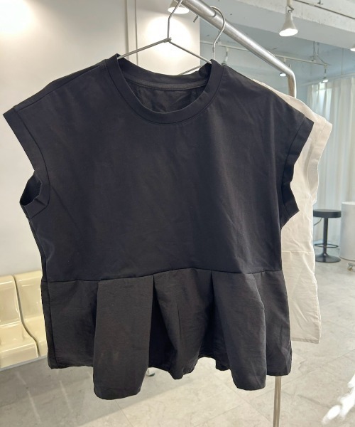 Chick(チック)の「タックフレア切り替えトップス(Tシャツ/カットソー・レディース・ホワイト/ブラック・FREE)」の17枚目の写真