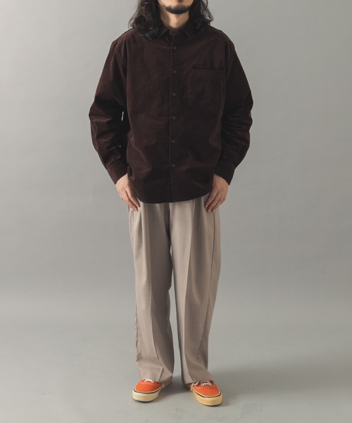ITEMS URBANRESEARCH(アイテムズ アーバンリサーチ)の「ストレッチコーデュロイ レギュラーカラーシャツ(シャツ/ブラウス・メンズ・オリーブ/チャコールグレー/ダークブラウン/ブラック・MEDIUM/LARGE)」の8枚目の写真