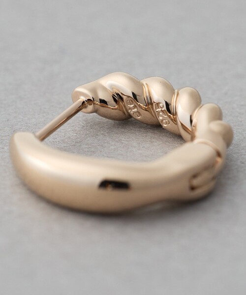 ete（エテ）の「[ONLINE Limited] ツイスト ハグピアス（ピアス（両耳用）・レディース・ピンクゴールド/イエローゴールド/プラチナム・FREE）」の17枚目の写真