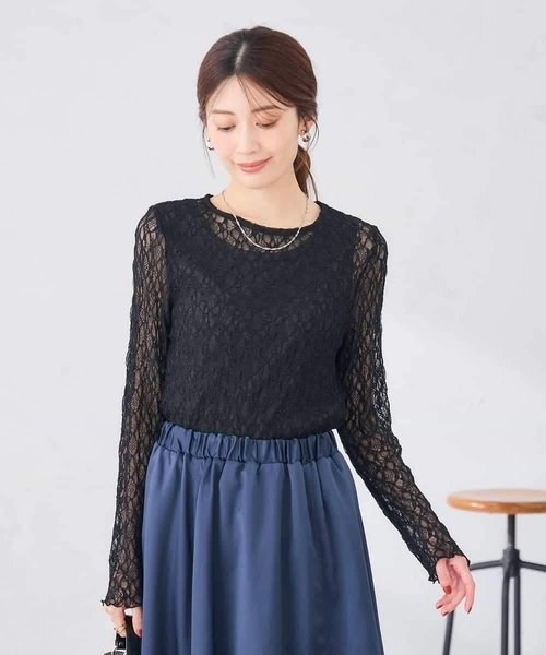 a.v.v(アーヴェヴェ)の「ストレッチ レース トップス(Tシャツ/カットソー・レディース・アイボリー/ブラック・38/40)」の2枚目の写真