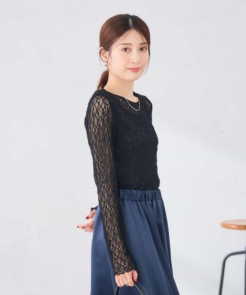 a.v.v(アーヴェヴェ)の「ストレッチ レース トップス(Tシャツ/カットソー・レディース・アイボリー/ブラック・38/40)」の14枚目の写真
