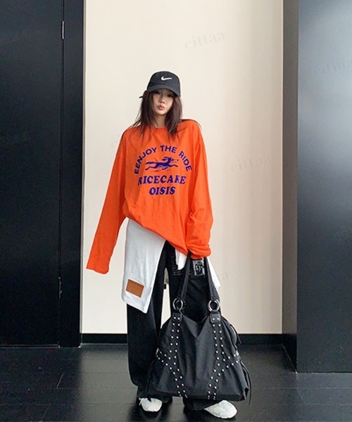 Dalfwin（ダールフィン）の「ENJOY裾フェイクレザーラベル付きフロッキープリント長袖Tシャツ（Tシャツ/カットソー・レディース・ホワイト/オレンジ・FREE）」の7枚目の写真