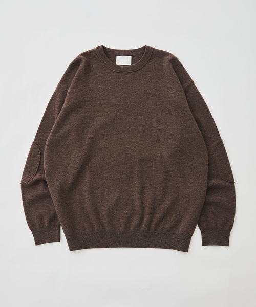 EDIFICE(エディフィス)の「《EDIFICE by PIPPIOLINO》エルボー パッチ クルーネック ニット(ニット/セーター・メンズ・チャコールグレー/ブラウン/ブルー/アイボリー・MEDIUM/LARGE)」の3枚目の写真