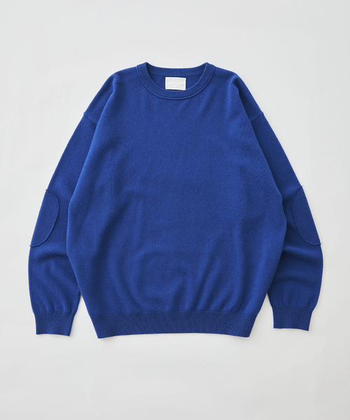 EDIFICE(エディフィス)の「《EDIFICE by PIPPIOLINO》エルボー パッチ クルーネック ニット(ニット/セーター・メンズ・チャコールグレー/ブラウン/ブルー/アイボリー・MEDIUM/LARGE)」の4枚目の写真