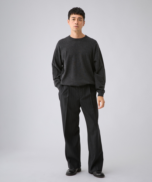 EDIFICE(エディフィス)の「《EDIFICE by PIPPIOLINO》エルボー パッチ クルーネック ニット(ニット/セーター・メンズ・チャコールグレー/ブラウン/ブルー/アイボリー・MEDIUM/LARGE)」の7枚目の写真