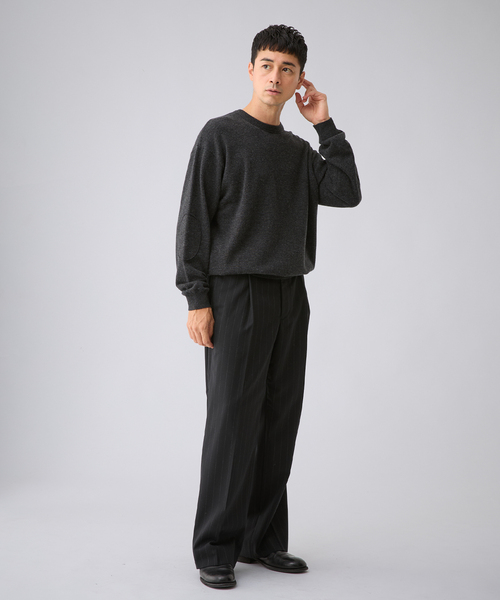 EDIFICE(エディフィス)の「《EDIFICE by PIPPIOLINO》エルボー パッチ クルーネック ニット(ニット/セーター・メンズ・チャコールグレー/ブラウン/ブルー/アイボリー・MEDIUM/LARGE)」の8枚目の写真