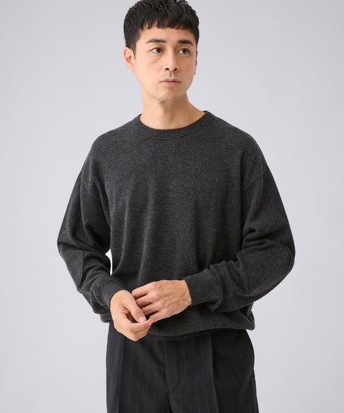 EDIFICE(エディフィス)の「《EDIFICE by PIPPIOLINO》エルボー パッチ クルーネック ニット(ニット/セーター・メンズ・チャコールグレー/ブラウン/ブルー/アイボリー・MEDIUM/LARGE)」の9枚目の写真