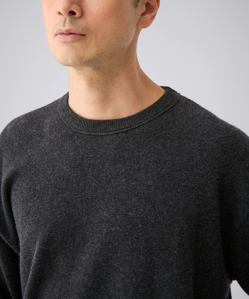 EDIFICE(エディフィス)の「《EDIFICE by PIPPIOLINO》エルボー パッチ クルーネック ニット(ニット/セーター・メンズ・チャコールグレー/ブラウン/ブルー/アイボリー・MEDIUM/LARGE)」の13枚目の写真