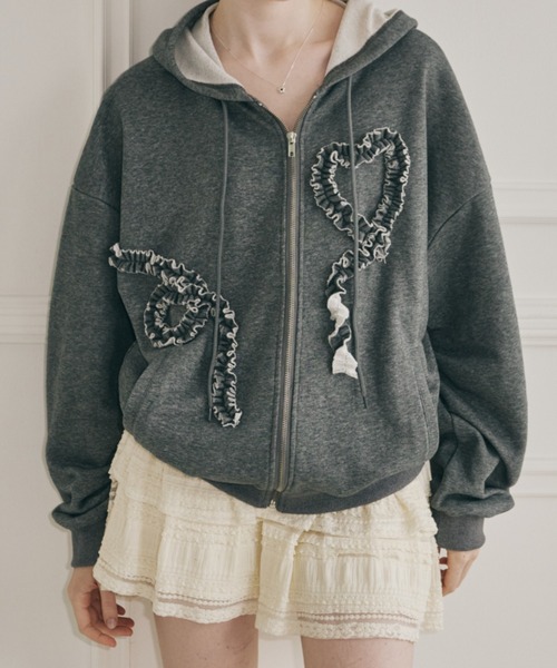 idem(イデム)の「heart frill hoodie / フリルデザインパーカー(パーカー・レディース・その他2/ダークグレー/その他1・FREE)」の2枚目の写真