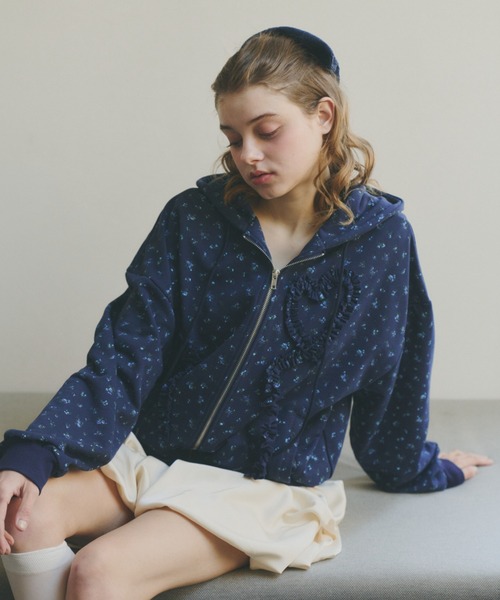 idem(イデム)の「heart frill hoodie / フリルデザインパーカー(パーカー・レディース・その他2/ダークグレー/その他1・FREE)」の5枚目の写真