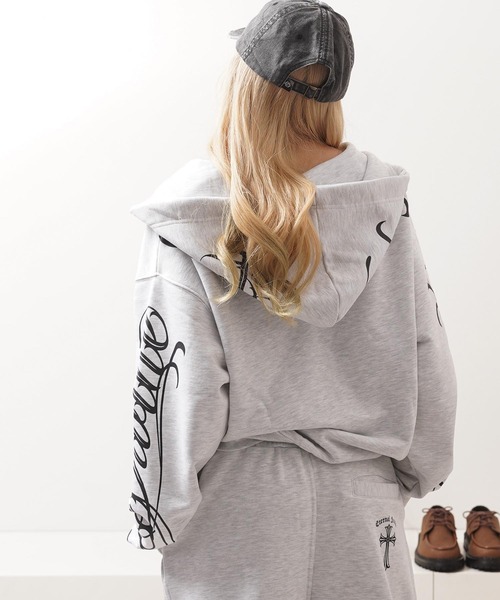 1111clothing(ワンフォークロージング)の「【セットアップ対応】捲縮裏毛 レタリング ZIPパーカー / Crimp French Terry Lettering Zip-Up Hoodie(パーカー・メンズ・ブラック/アッシュ・M/L)」の19枚目の写真