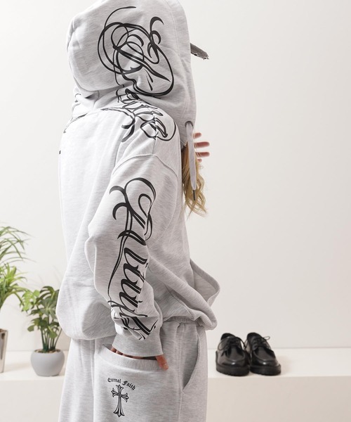 1111clothing(ワンフォークロージング)の「【セットアップ対応】捲縮裏毛 レタリング ZIPパーカー / Crimp French Terry Lettering Zip-Up Hoodie(パーカー・メンズ・ブラック/アッシュ・M/L)」の20枚目の写真
